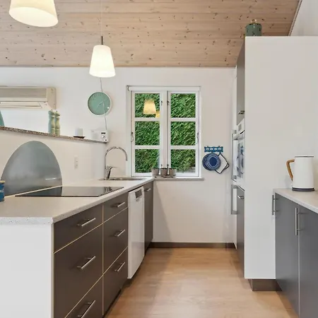 Ferienhaus Gorgeous In With Kitchen *