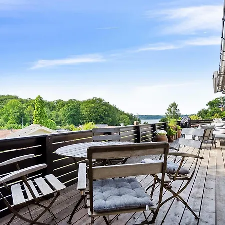 Ferienhaus Gorgeous In With Kitchen *